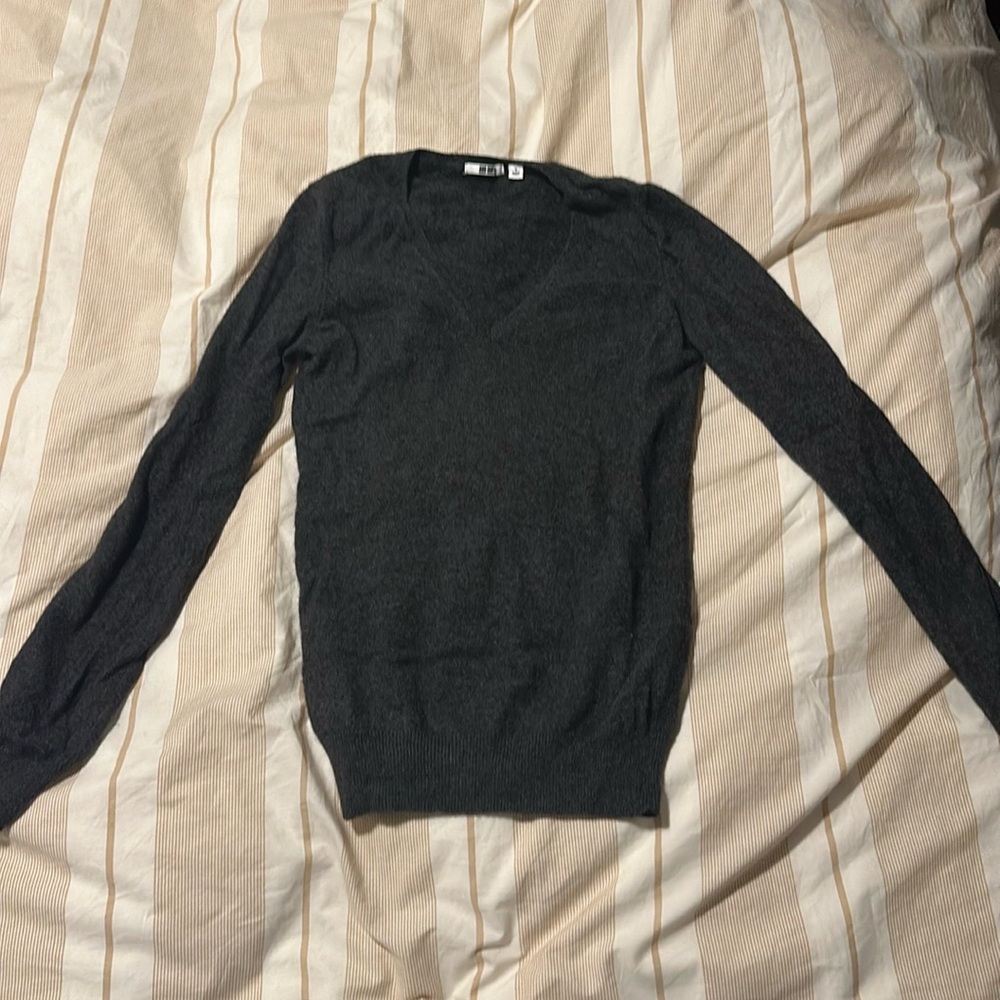 Cashmere uniqlo sweater